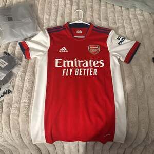 Adidas Arsenal 2021/2022 Home Shirt